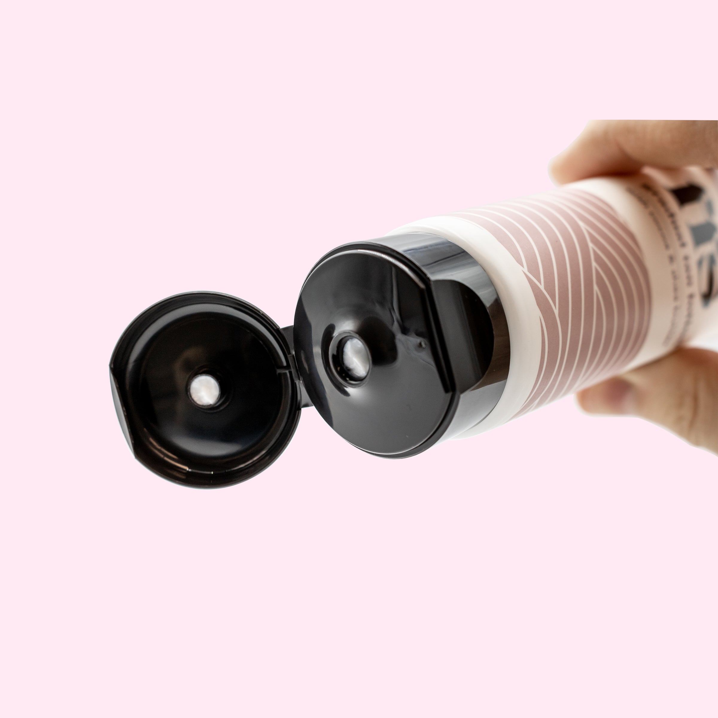 Fast Drying Moisture Rich Gradual Tan Lotion With Shea Butter